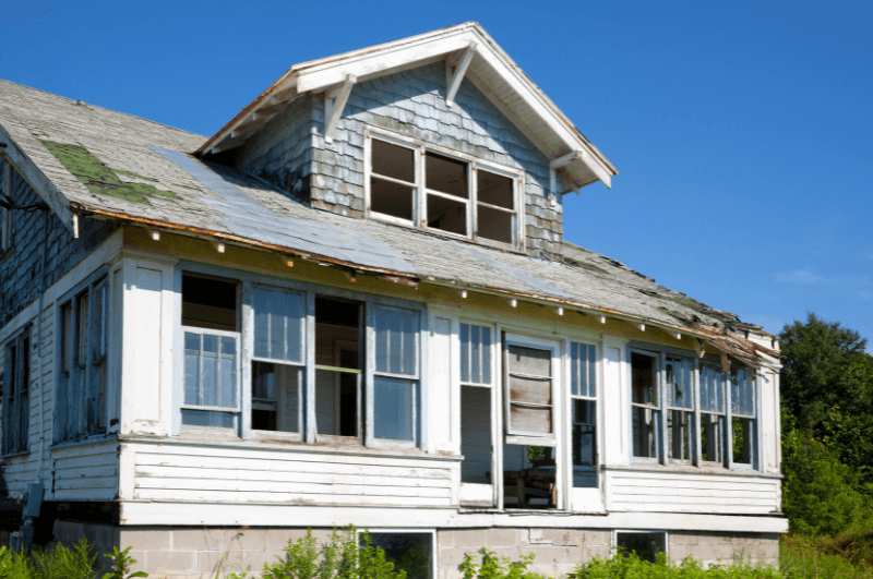 Selling a Fixer-Upper House: Everything You Need to Know